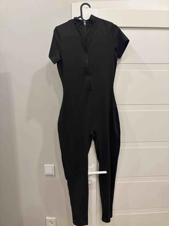 Продам комбинезон спортивный