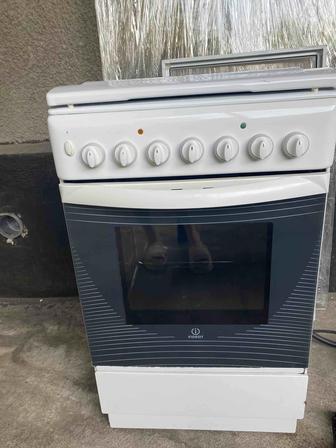 Продам электрогазовую плиту Indesit