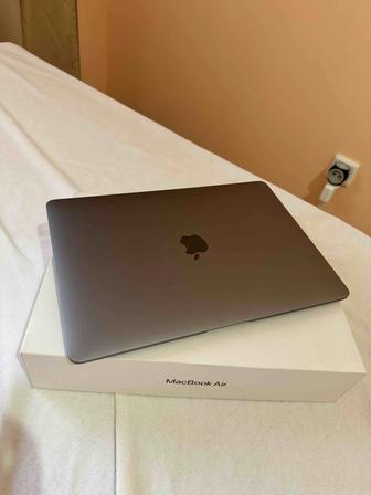 Продается MacBook в отличном состоянии, почти как новый