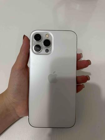 Продаю Айфон 12pro max