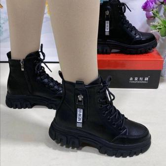 Продам ботиночки весенние