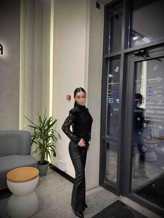 Черная кружевная блузка