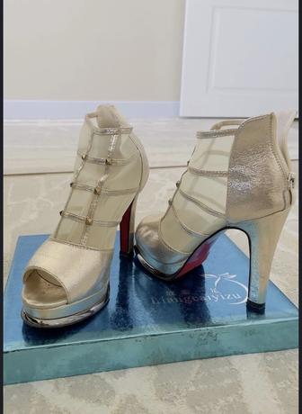 Женские туфли