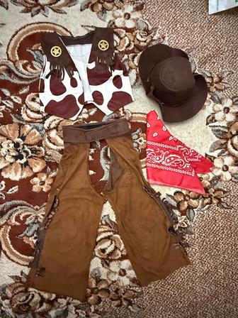 Продам новогодний костюм ковбоя 4000тнг