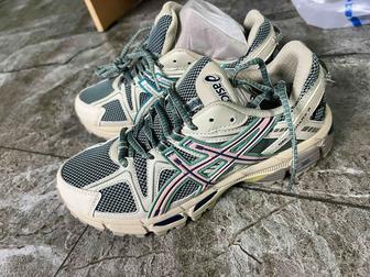 Кроссовки ASICS 41-42 размер