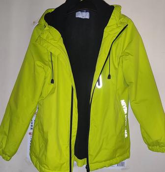 Куртка зимняя, в отличном состоянии.