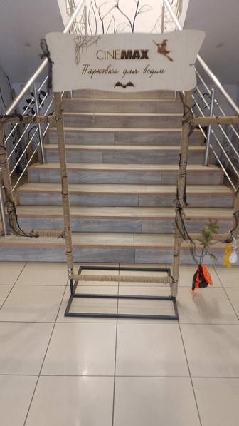 Креативная вешалка