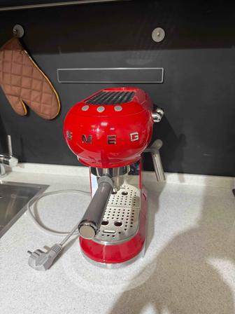 Кофе машина smeg
