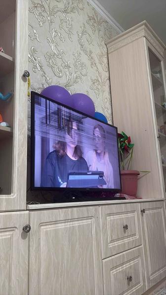 Телевизор на запчасть