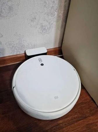 Робот-пылесос Xiaomi Mi Robot Vacuum-Mop