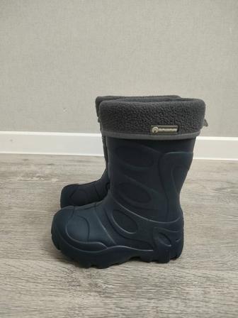 Продам резиновые сапоги