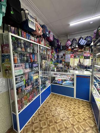Продается торговое оборудование витрины