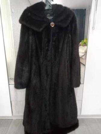 Продам норковую шубу б/у в идеальном состоянии.
