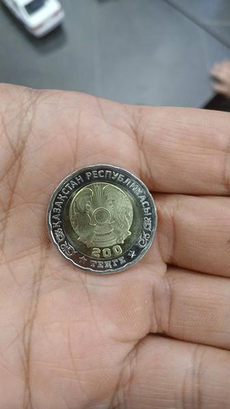 Продам монету 200 тенге 80 лет