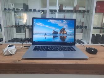 Ноутбук Ssd128 gb ozu 12 gb Зарядка мышка