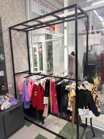 Стойка для одежды