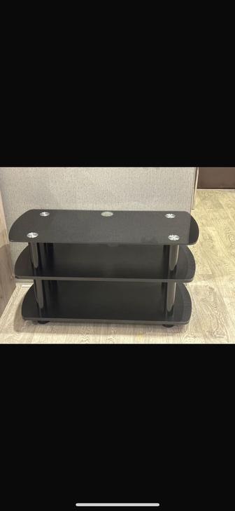 Стеклянная тумба под телевизор