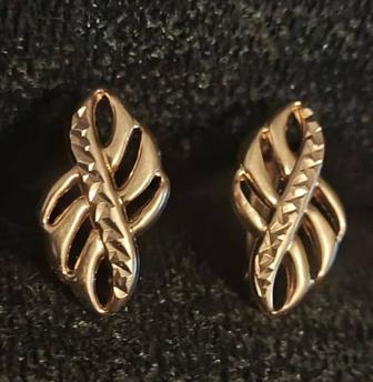 Продам золотые сережки