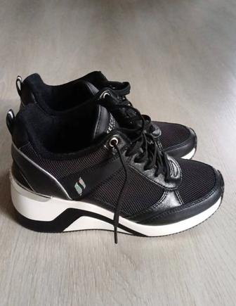 Женские кроссовки ,, Skechers MILLION- AIR UP THERE ,,