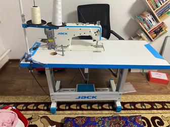 Продам швейную машинку
