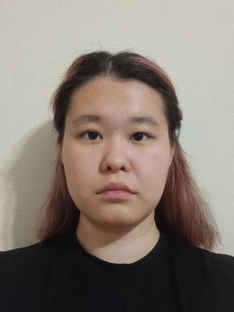 Художником, граф. дизайнером, красавчиком стен, живописцем