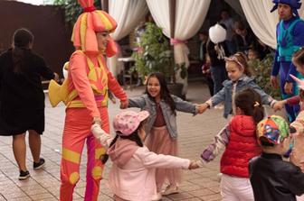 Аниматоры - аниматорлар. Акции. Шоу программы. Шикарные костюмы.