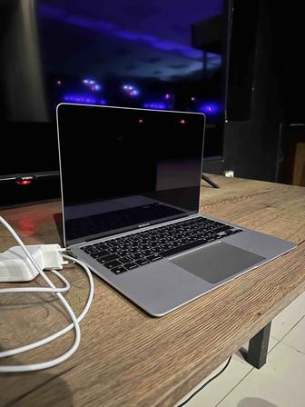 Продам MacBook Air 13