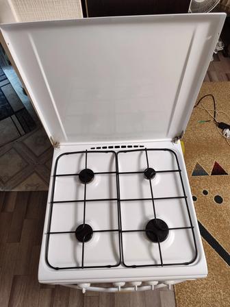 Продам газовую плиту Gefest