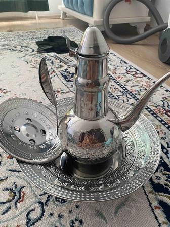 Кувшин с тазиком и чайник для дома