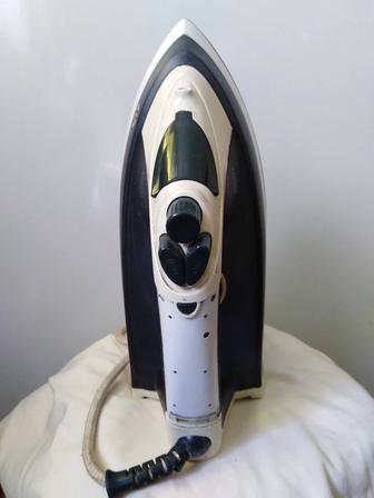 ПРОДАМ ДЁШЕВО утюг, паровой. Binatone, Англия 2400W, бу
