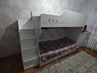 Кровать двухъярусный