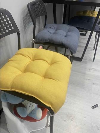 Стулья кухонные с подушечками (Зета)