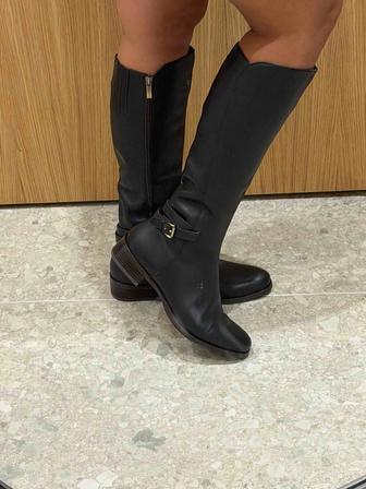 Продам зимние сапоги женские