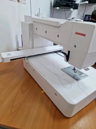 Продам вышивальную машинку Janome 550E memory craft