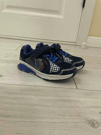 Ортопедические кроссовки