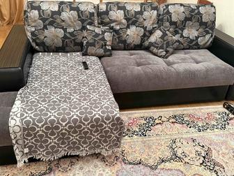 Продам шикарный диван с мягкими подушками