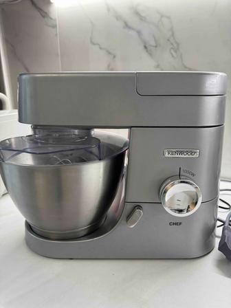 Продам кухонный комбайн Kenwood Chef KVC 3100S