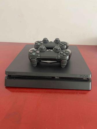 PlayStation 4 Игровая приставка