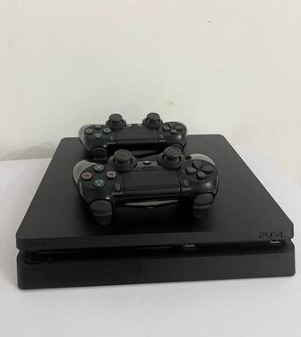 PlayStation 4 Игровая приставка