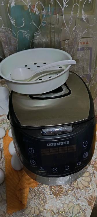 Продам мультиварку б/у