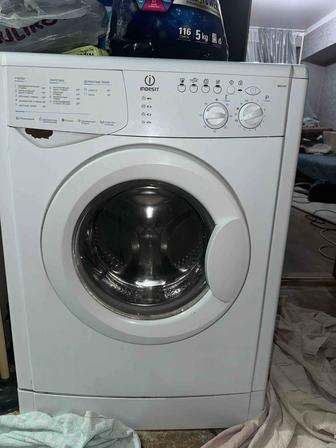 Стиральная машина Indesit WISL-102 (CSI)