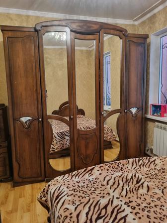 Продам спальный гарнитур