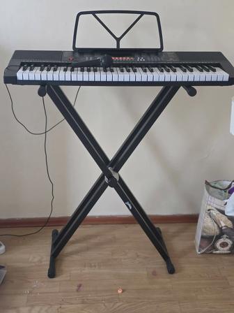 Продам синтезатор Yongmei