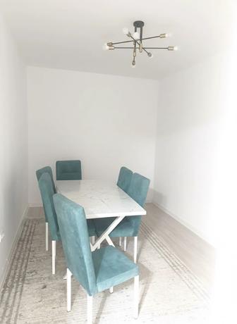 Столы и стулья