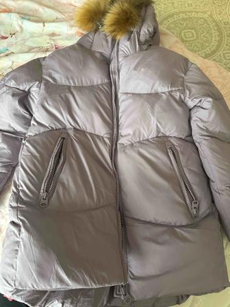 Продам зимнюю куртку на девочку