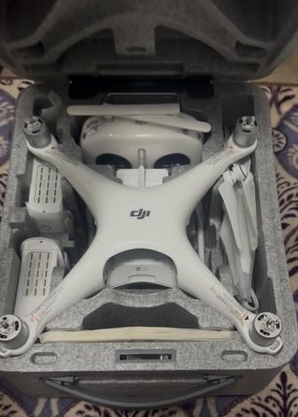 Продам Дрон DJI PHANTOM 4 Pro
