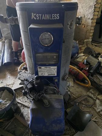 Продам газовый котел напольный Navien 535