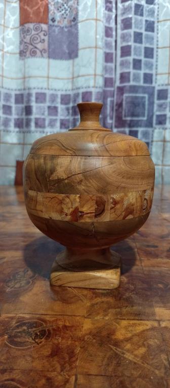 Токарные работы по дереву.