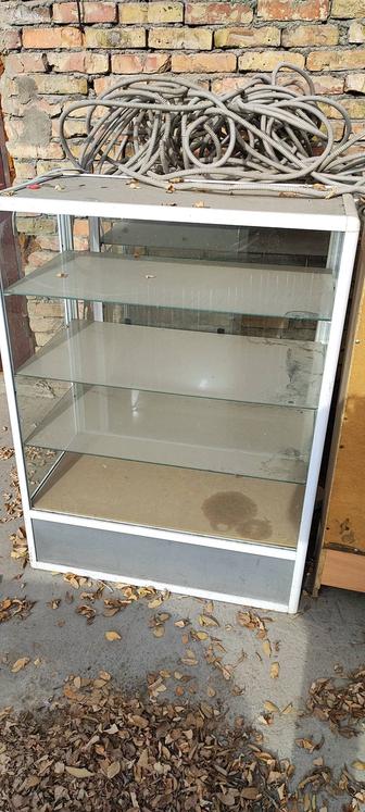 Витрины стеклянные. 3 шт