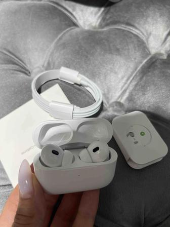 Наушники Apple AirPods Pro 2 with Type-C/Wireless Charging белый